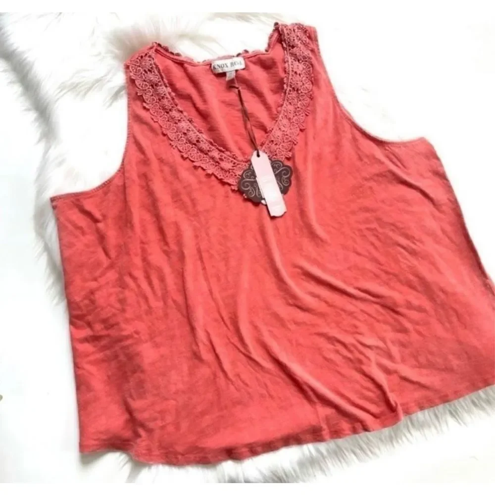 NWT Womens Knox Rose Lace Crocheted Trim V Neck Sleeveless Top - Sz 1X
